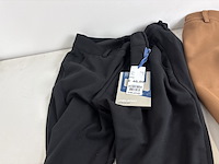 Partij kleding - afbeelding 8 van  11