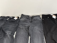 Partij kleding - afbeelding 10 van  15