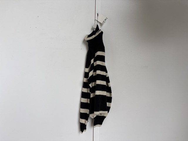 Partij kleding - afbeelding 3 van  11