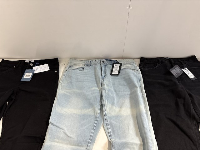 Partij kleding - afbeelding 5 van  11