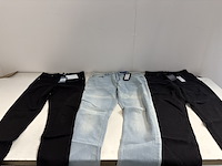 Partij kleding - afbeelding 6 van  11