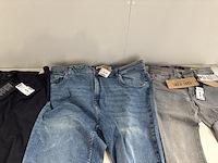 Partij kleding - afbeelding 7 van  11