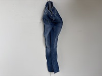 Partij kleding - afbeelding 2 van  18