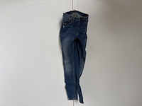 Partij kleding - afbeelding 4 van  18