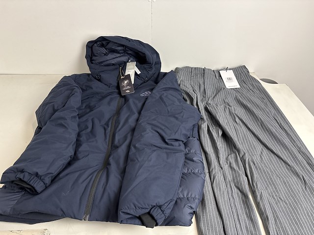 Partij kleding - afbeelding 2 van  6