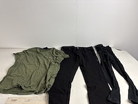 Partij kleding - afbeelding 1 van  6