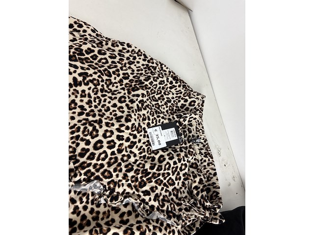 Partij kleding - afbeelding 4 van  6