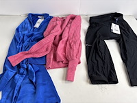 Partij kleding - afbeelding 1 van  6