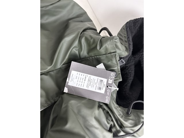 Partij kleding - afbeelding 2 van  6