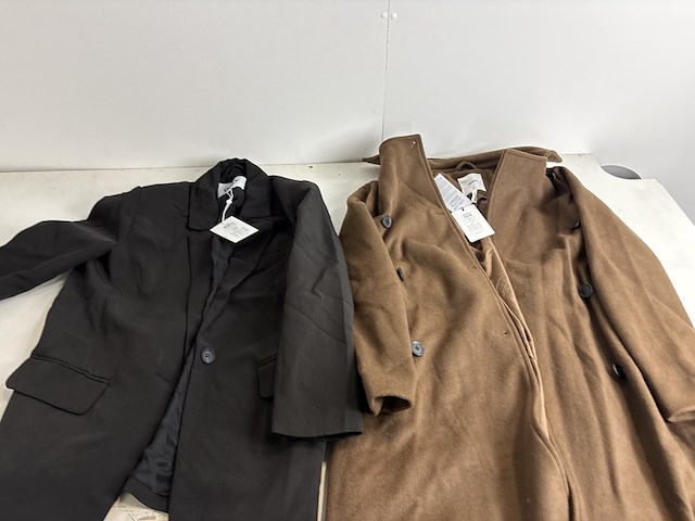 Partij kleding - afbeelding 6 van  6