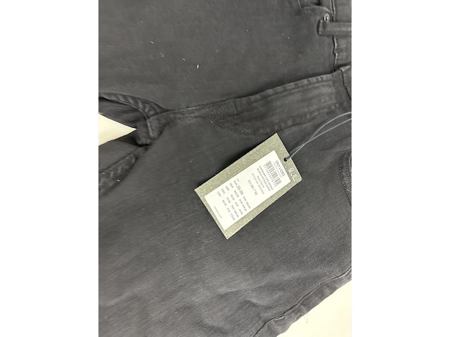 Partij kleding - afbeelding 6 van  7