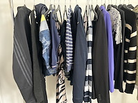 Partij kleding - afbeelding 2 van  3