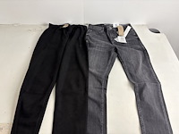 Partij kleding - afbeelding 6 van  10