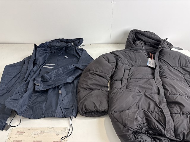 Partij kleding - afbeelding 8 van  10