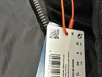 Partij kleding - afbeelding 9 van  10