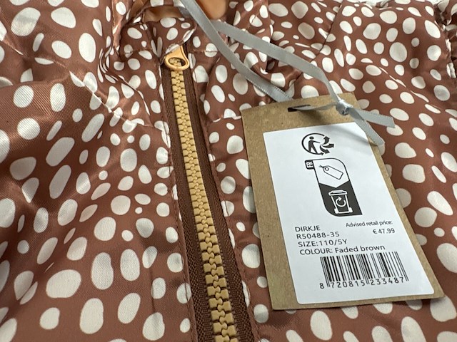 Partij kleding - afbeelding 2 van  9