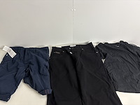 Partij kleding - afbeelding 3 van  9