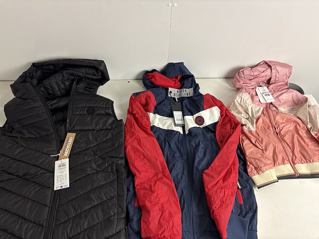 Partij kleding - afbeelding 4 van  9