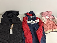 Partij kleding - afbeelding 4 van  9