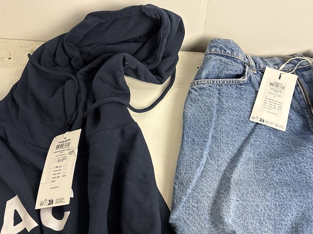 Partij kleding - afbeelding 6 van  9