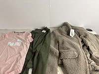 Partij kleding - afbeelding 1 van  5