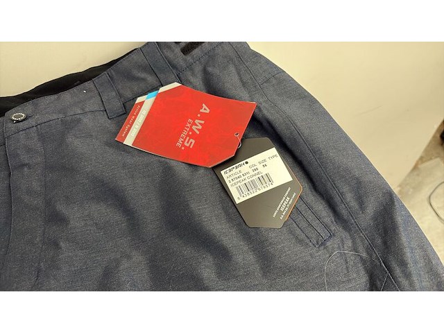 Partij kleding - afbeelding 2 van  8