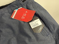 Partij kleding - afbeelding 2 van  8