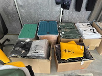 Partij kleding - afbeelding 6 van  8