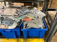 Partij kleding - afbeelding 5 van  7