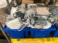 Partij kleding - afbeelding 6 van  7