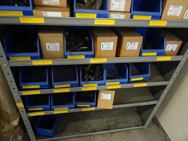 Partij kleinwaar en bevestingsmateriaal met kasten - afbeelding 3 van  20