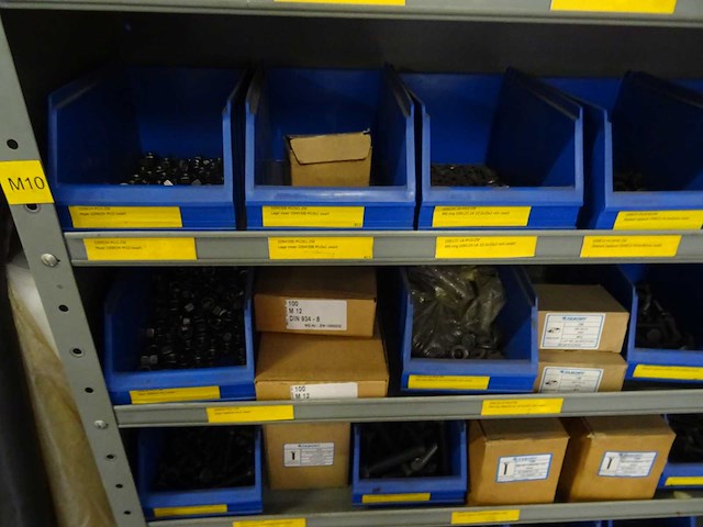 Partij kleinwaar en bevestingsmateriaal met kasten - afbeelding 4 van  20