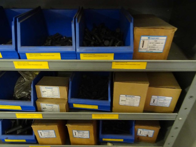 Partij kleinwaar en bevestingsmateriaal met kasten - afbeelding 5 van  20