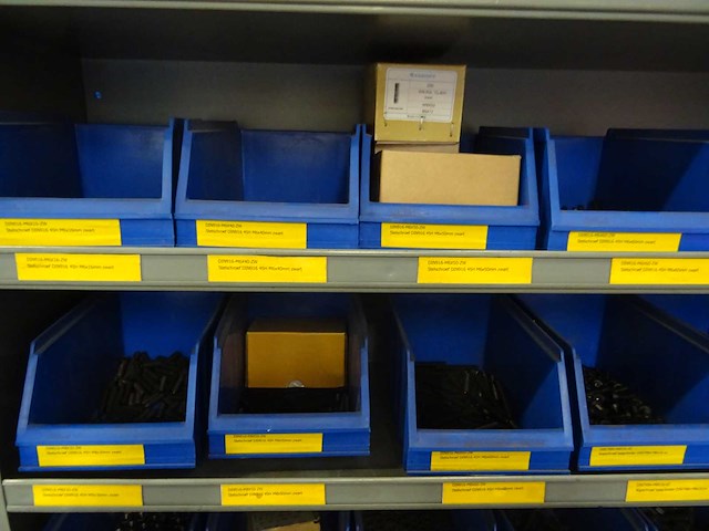 Partij kleinwaar en bevestingsmateriaal met kasten - afbeelding 6 van  20