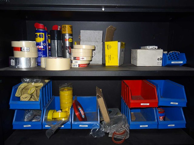 Partij kleinwaar en bevestingsmateriaal met kasten - afbeelding 13 van  20