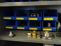 Partij kleinwaar en bevestingsmateriaal met kasten - afbeelding 19 van  20