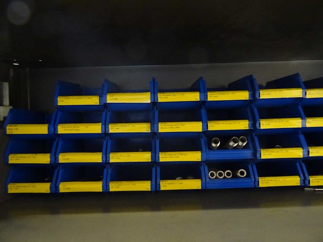 Partij kleinwaar en bevestingsmateriaal met kasten - afbeelding 20 van  20