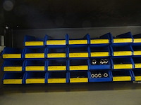 Partij kleinwaar en bevestingsmateriaal met kasten - afbeelding 20 van  20