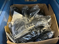 Partij klemmen en spanners in krat (8x) - afbeelding 2 van  11