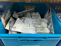 Partij klemmen en spanners in krat (8x) - afbeelding 6 van  11