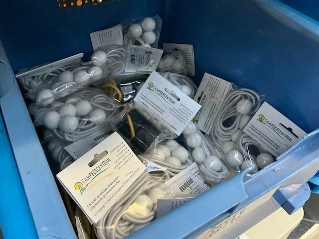 Partij klemmen en spanners in krat (8x) - afbeelding 8 van  11