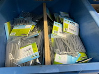 Partij klemmen en spanners in krat (8x) - afbeelding 11 van  11