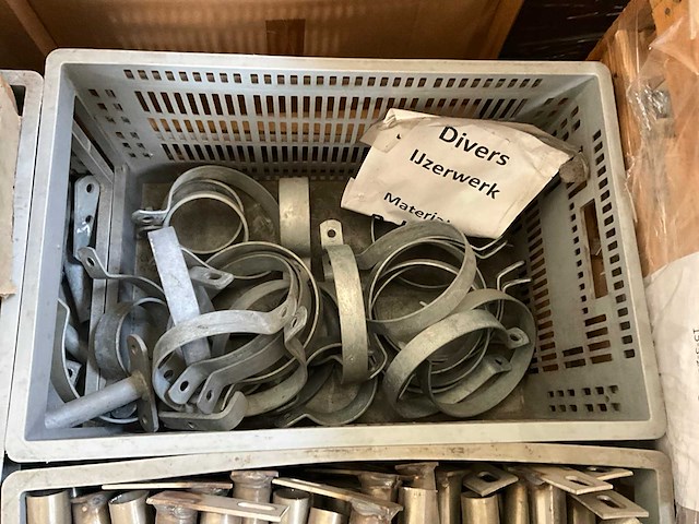 Partij klemmen en steunen - afbeelding 2 van  6