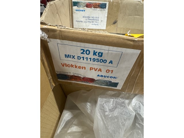 Partij kleurvlokken o.a. romar voss en aducon - afbeelding 2 van  5