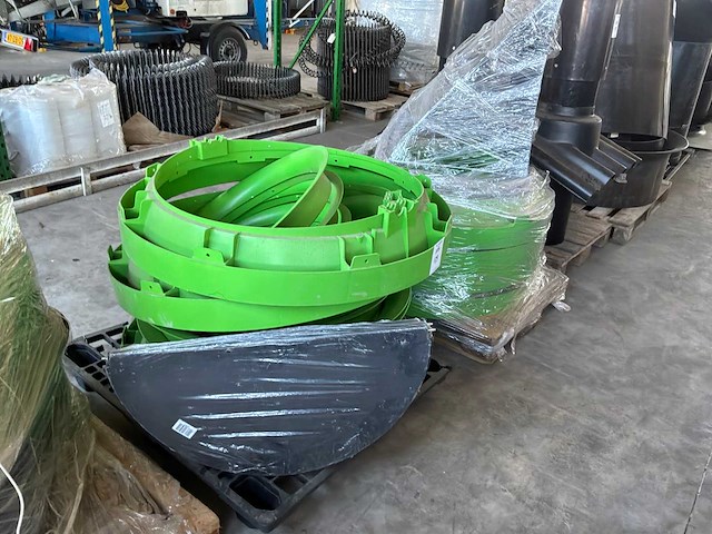 Partij kleventa / facom ventilatie-/en dakmateriaal - afbeelding 4 van  13