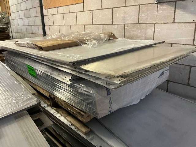 Partij klik polycarbonaat kanaalplaten - afbeelding 7 van  11