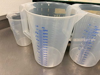 Partij knijpflacons en maatbekers - afbeelding 2 van  3