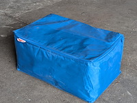 Partij koeltassen gevuld met lege glazen flessen - afbeelding 2 van  8