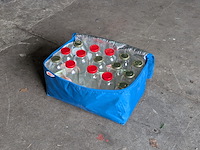 Partij koeltassen gevuld met lege glazen flessen - afbeelding 3 van  8