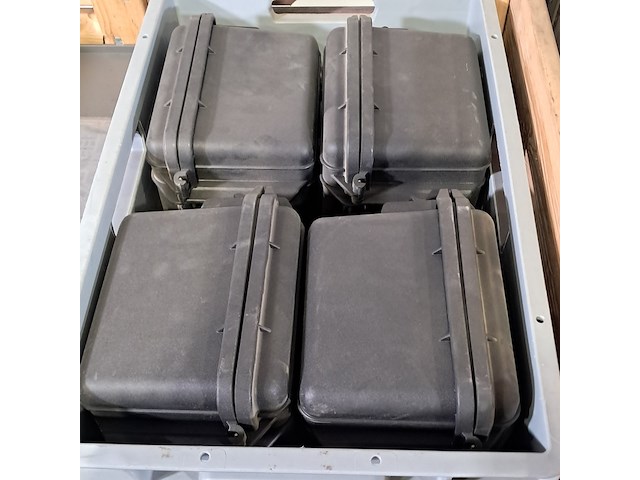 Partij koffers en kisten - afbeelding 9 van  9